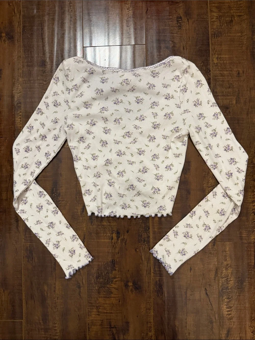H&M White Cropped Long-Sleeve Floral Ruched Top